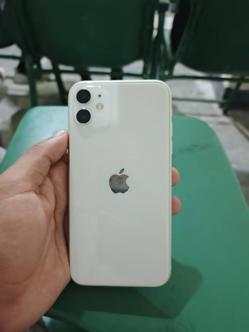 Apple iPhone 11 3