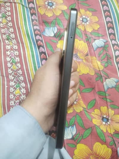 Redmi A5 4/64 for sale only mobile and charger