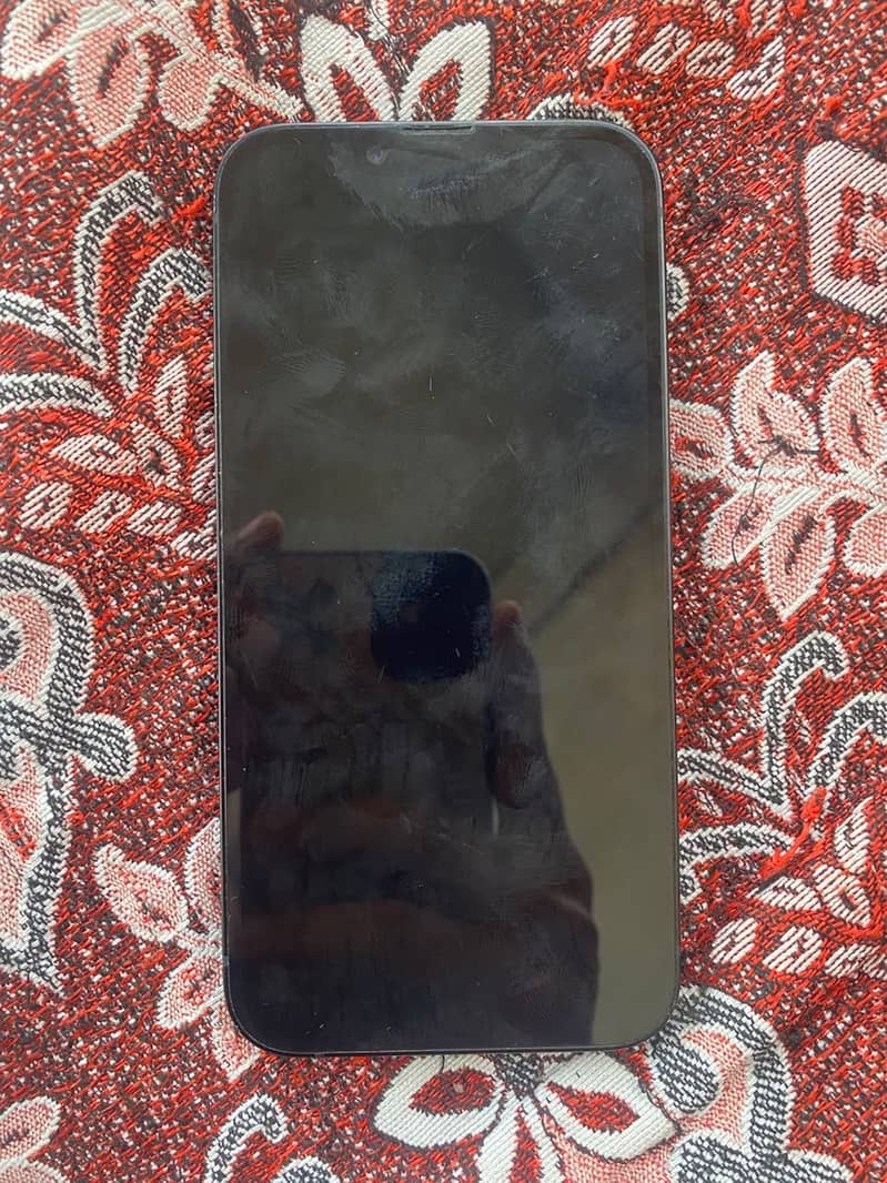 Apple iPhone 16e 5