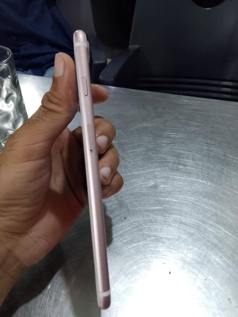 Apple iPhone 7 Plus 4