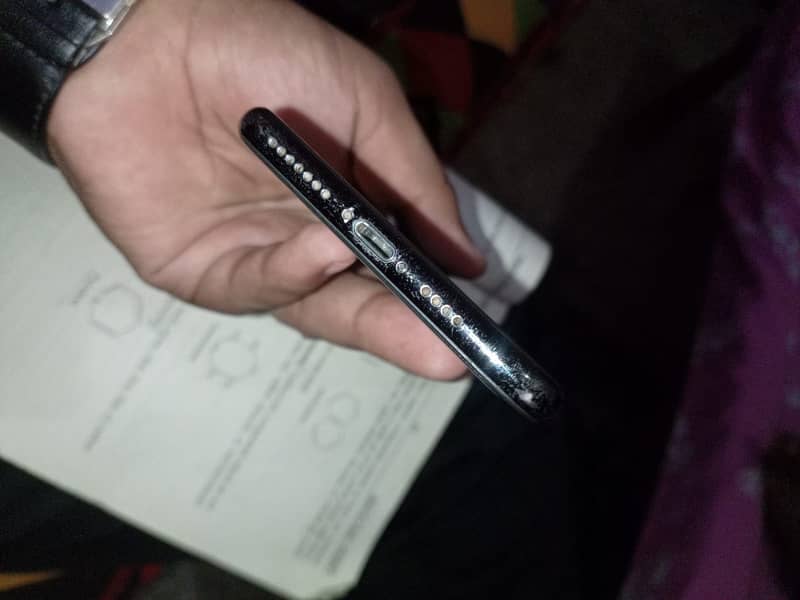 Apple iPhone XS Max 3