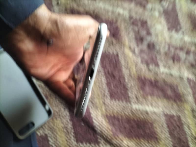 Apple iPhone 7 Plus 3