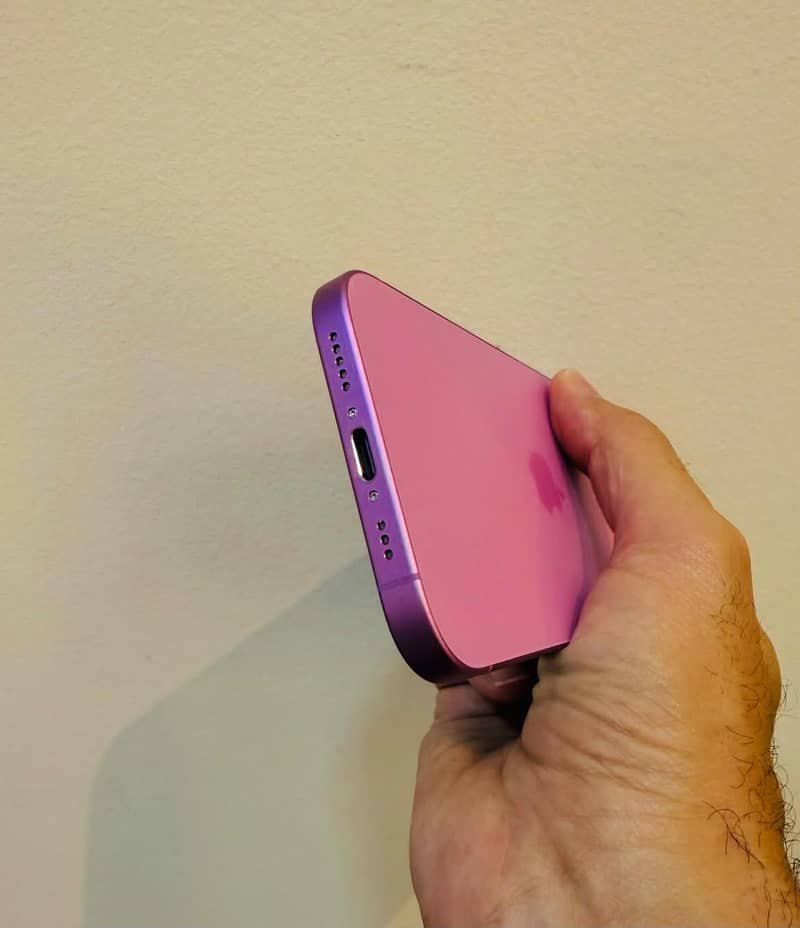 Apple iPhone 16 2