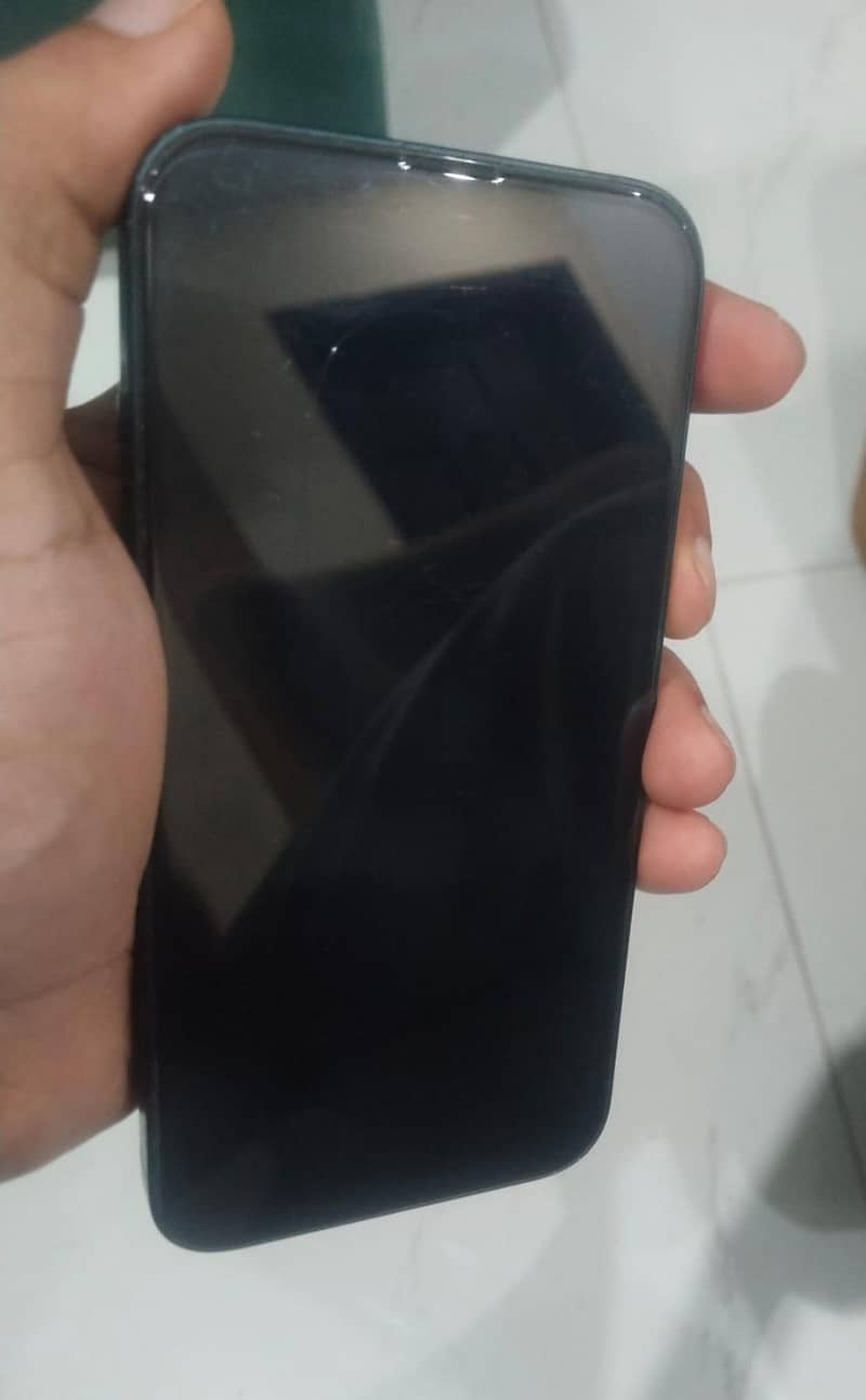 Apple iPhone 13 4