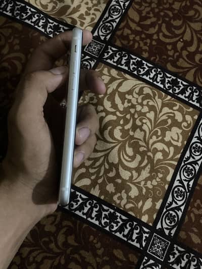 Apple iPhone SE