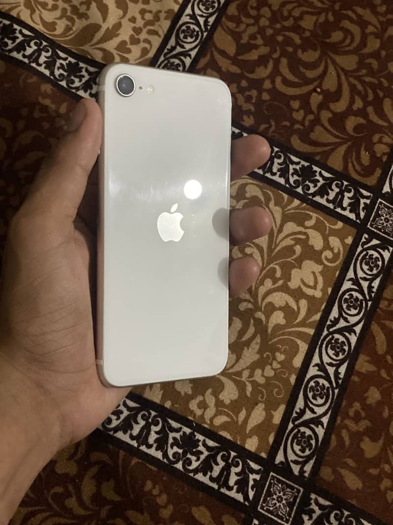 Apple iPhone SE 3