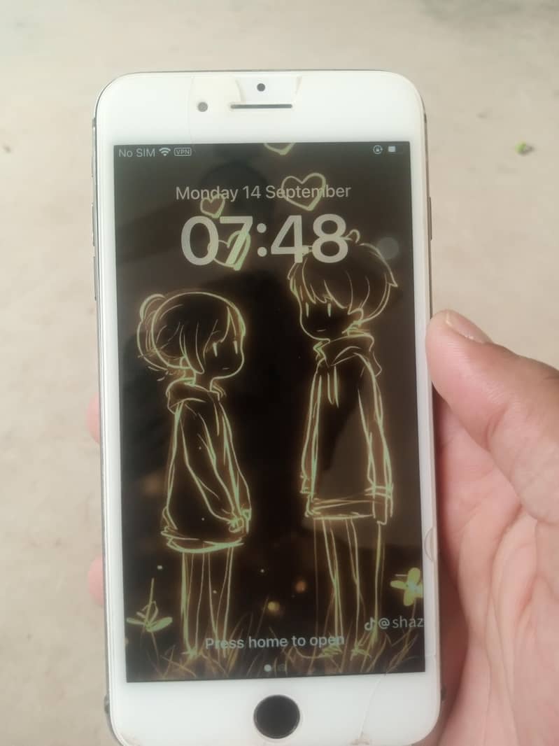 Apple iPhone 8 Plus 1