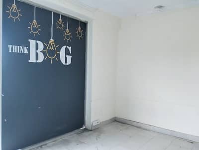 04 MARLA OFFICE 2ND FLOOR EXCELLENT LOCATION