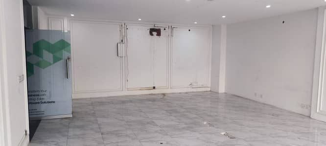 04 MARLA OFFICE 2ND FLOOR WITH LIFT EXCELLENT LOCATION