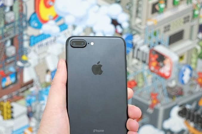 Apple iPhone 7 Plus 1