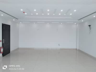 04 MARLA OFFICE 4TH FLOOR WITH ELEVATOR EXCELLENT LOCATION