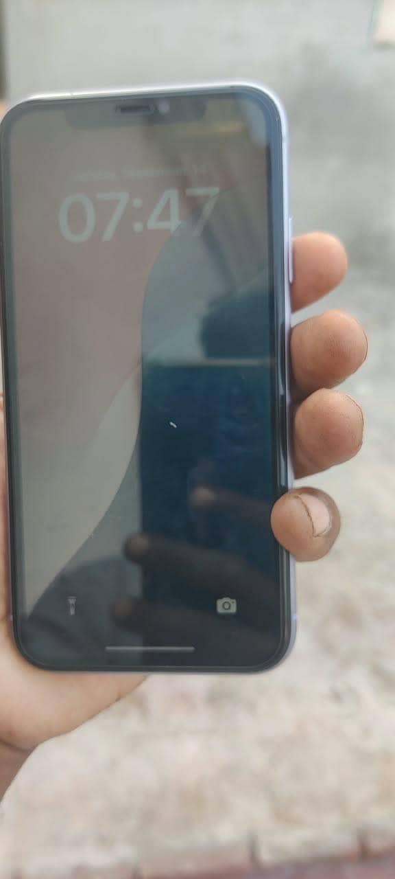 Apple iPhone 11 4