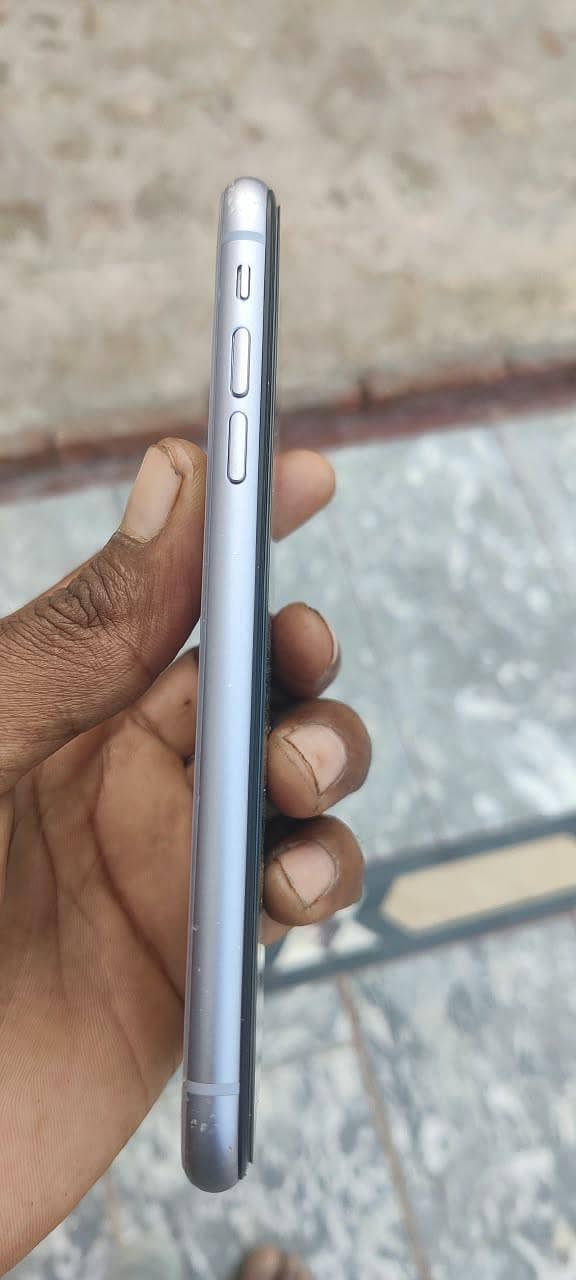 Apple iPhone 11 6
