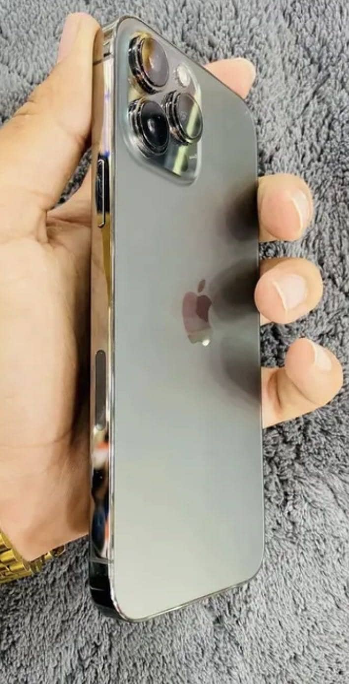Apple iPhone 13 Pro Max 4