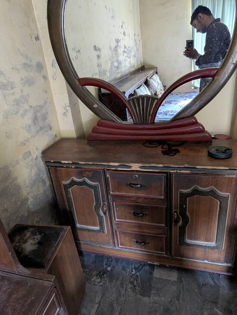 dressing table 0