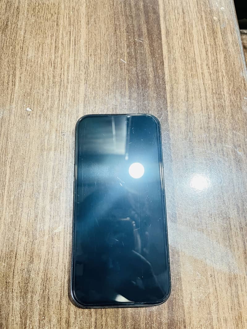 Apple iPhone 16 3