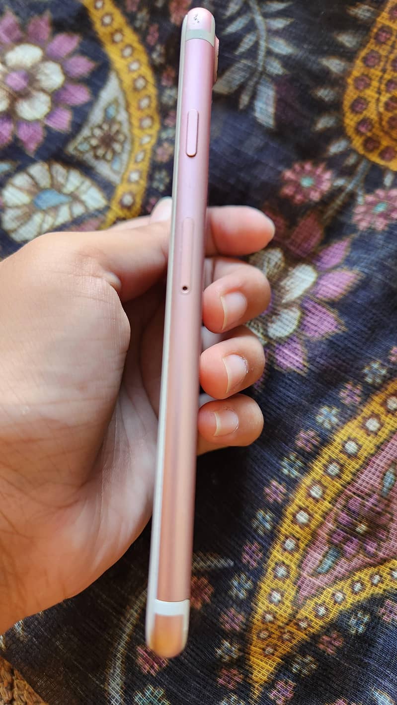 Apple iPhone 7 1