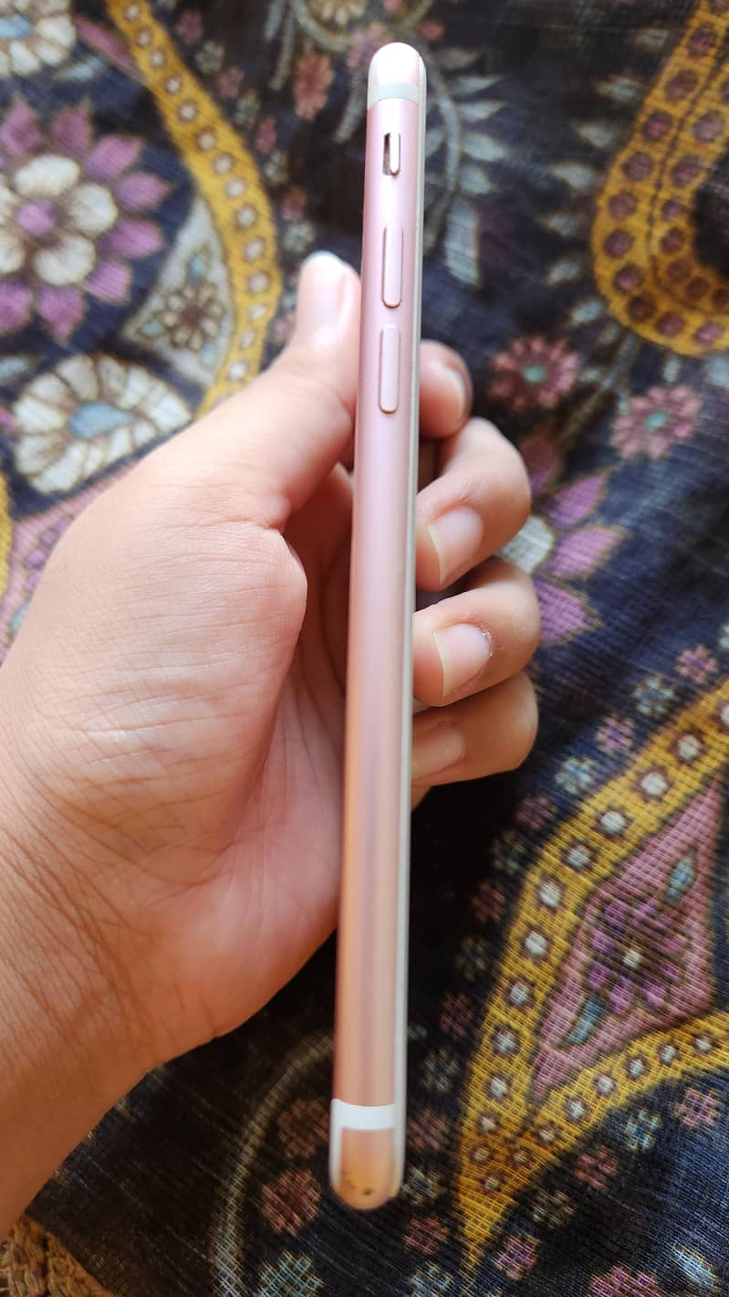 Apple iPhone 7 3