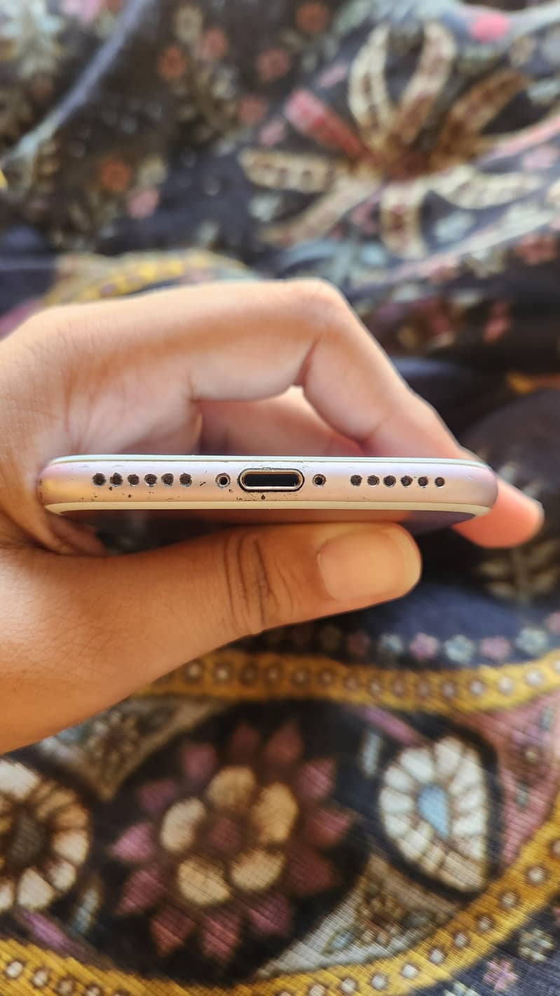 Apple iPhone 7 4