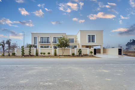 2-Kanal Elegant And Fully Maintained Bungalow Near Market Is Available In The Best Block Of DHA Lahore.