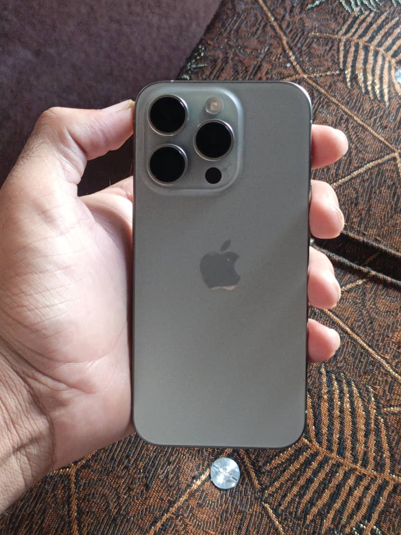 Apple iPhone 15 Pro 0