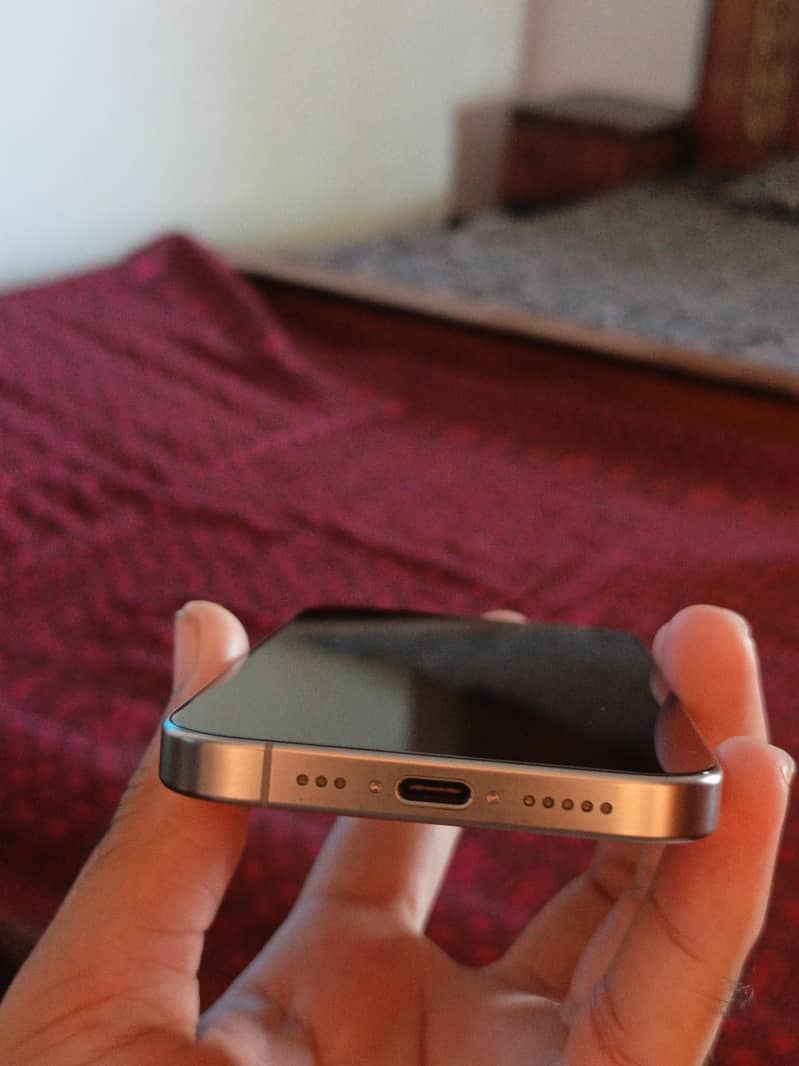 Apple iPhone 15 Pro 3