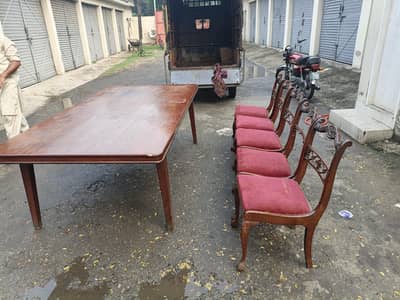 Wooden Dining Table with 5 Chairs – Excellent Condition