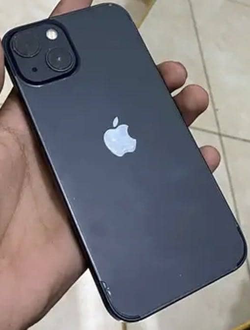 Apple iPhone 13 4