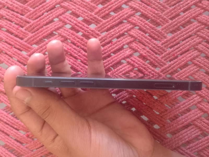 Apple iPhone 12 3