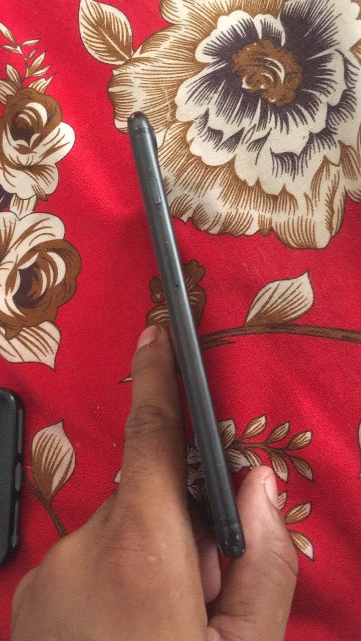 Apple iPhone 7 Plus 1