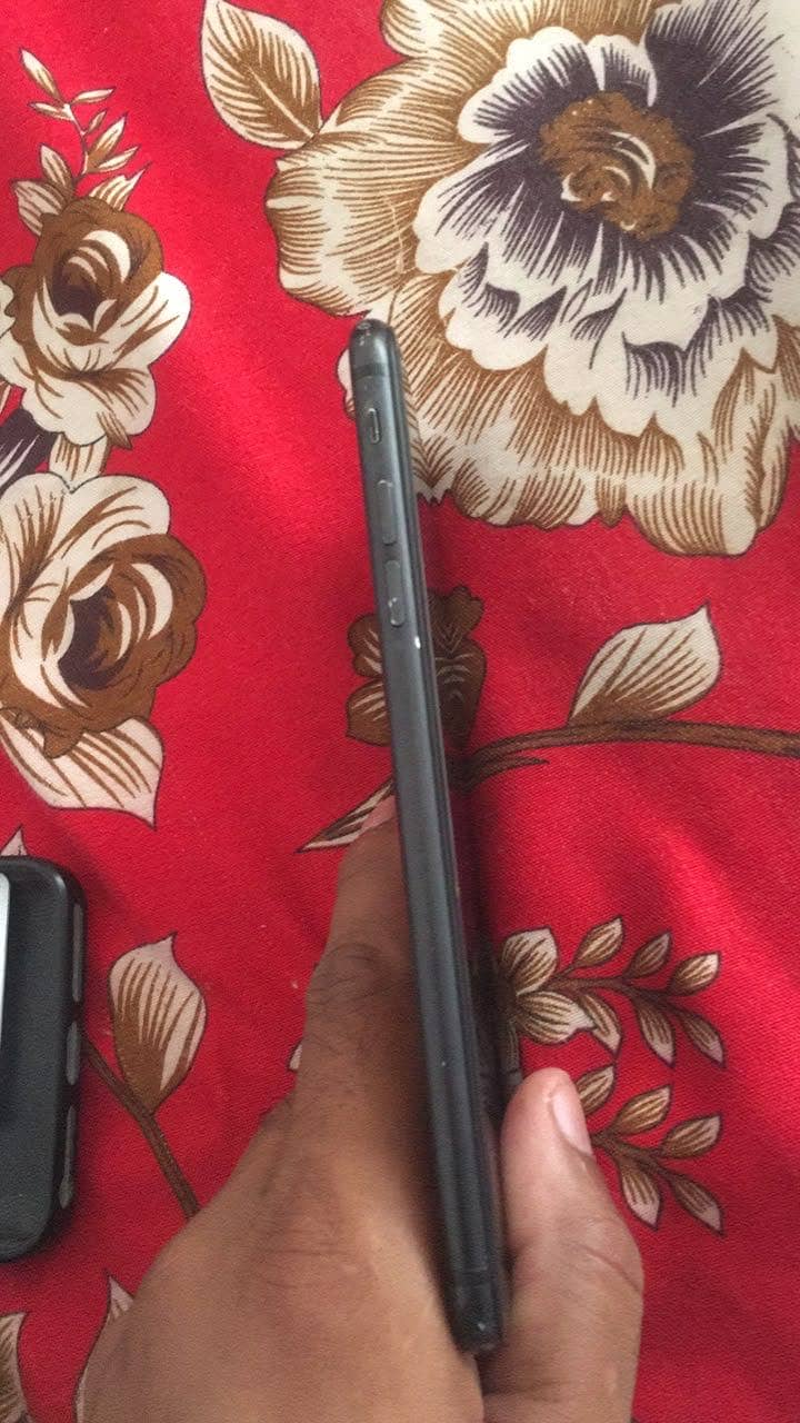 Apple iPhone 7 Plus 5