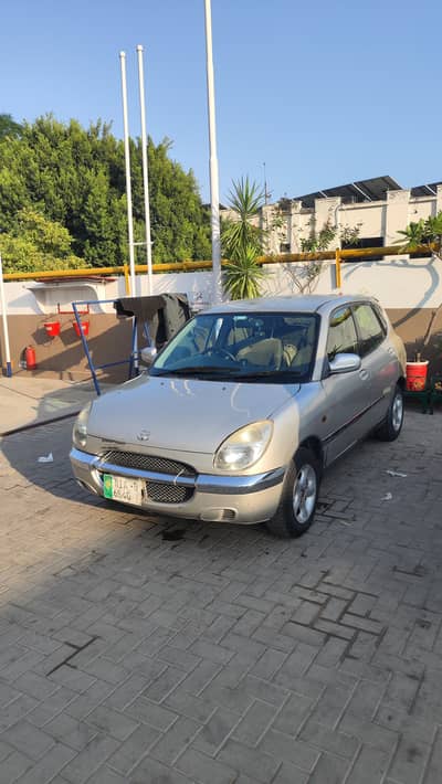 Toyota Duet 2000
