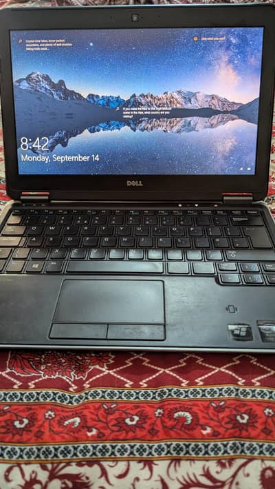 Dell Latitude E7240 | Core i5 4th Gen | 4GB RAM | 128GB SSD| Window 10