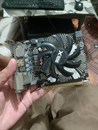 AMD Radeon R7 360 series 2 GB 128 bit