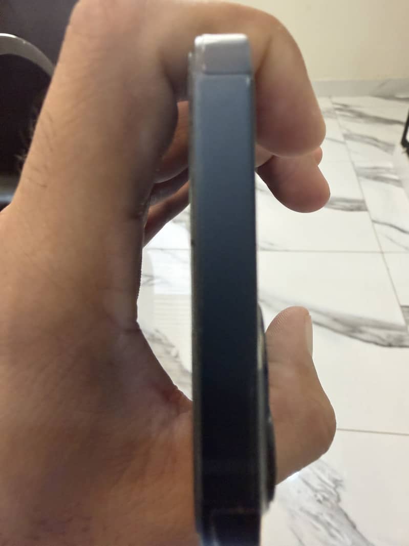 Apple iPhone 13 3