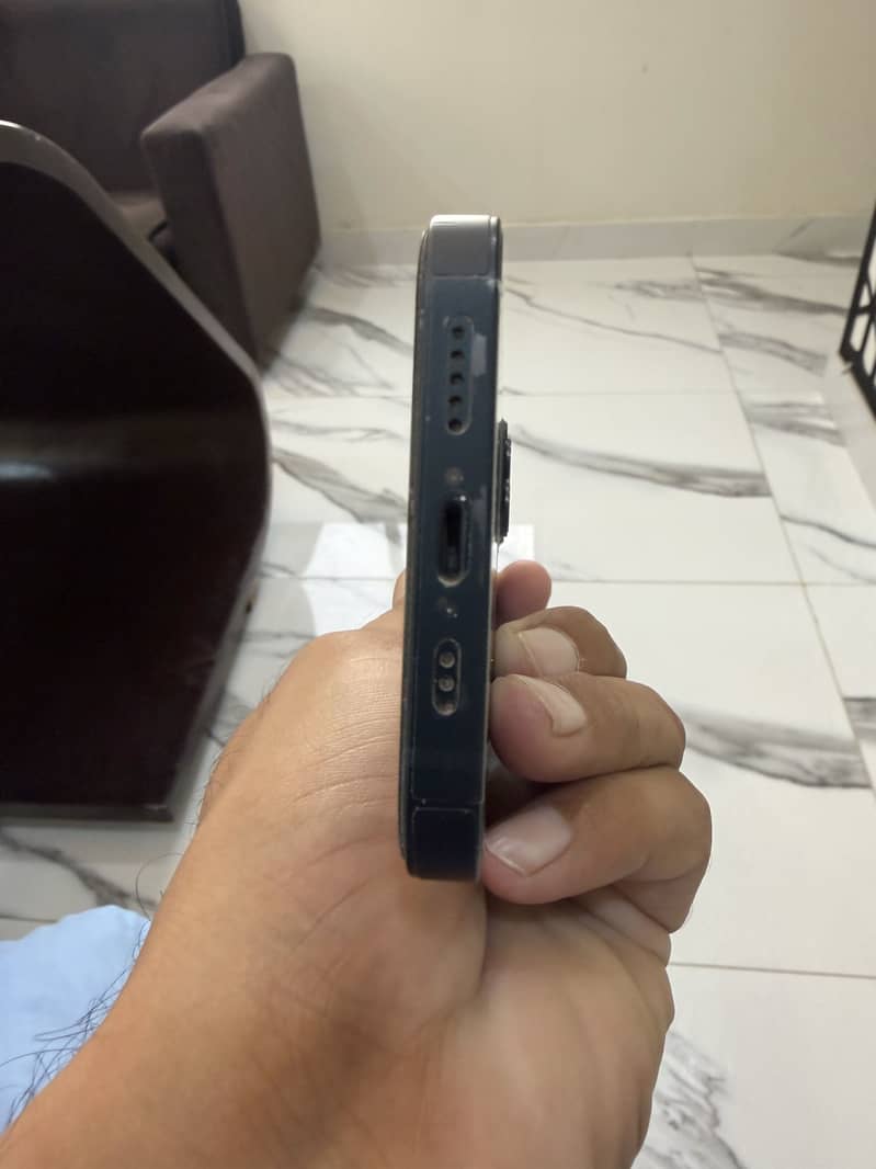 Apple iPhone 13 4