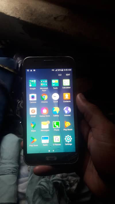 Samsung Mobile J5