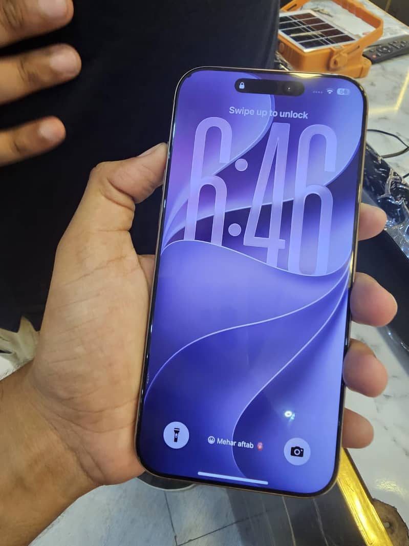 Apple iPhone 16 Pro Max 1