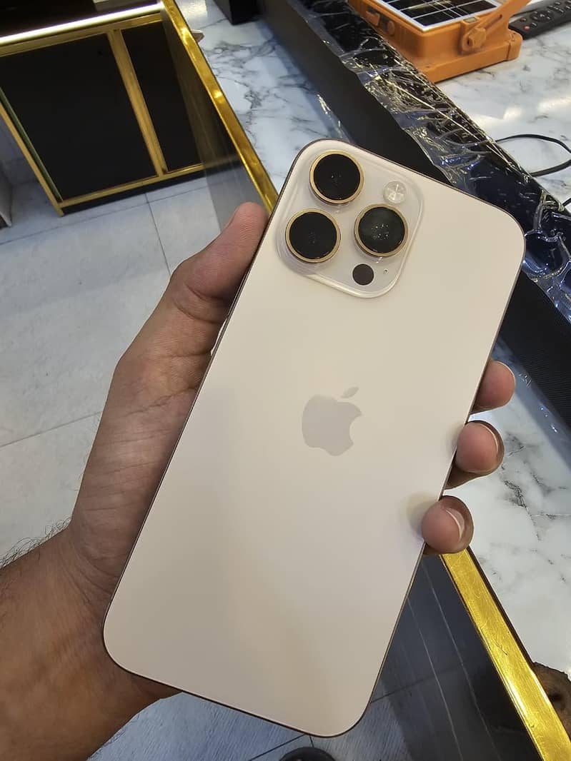 Apple iPhone 16 Pro Max 2