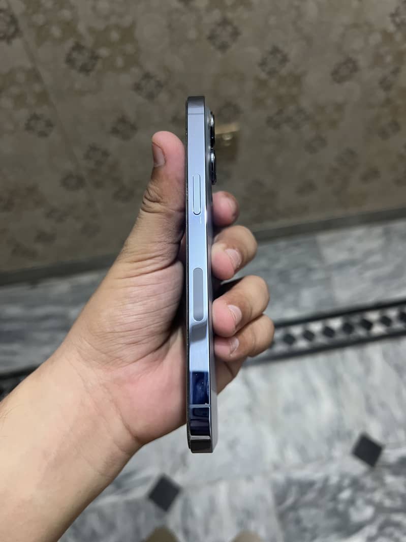Apple iPhone 13 Pro 3