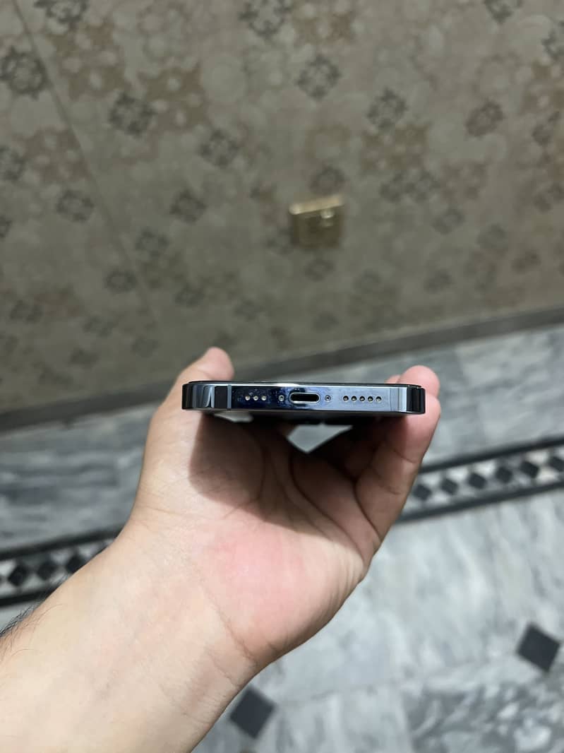 Apple iPhone 13 Pro 4