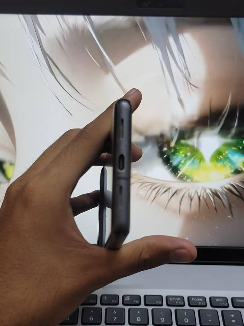 Google Pixel 7 4