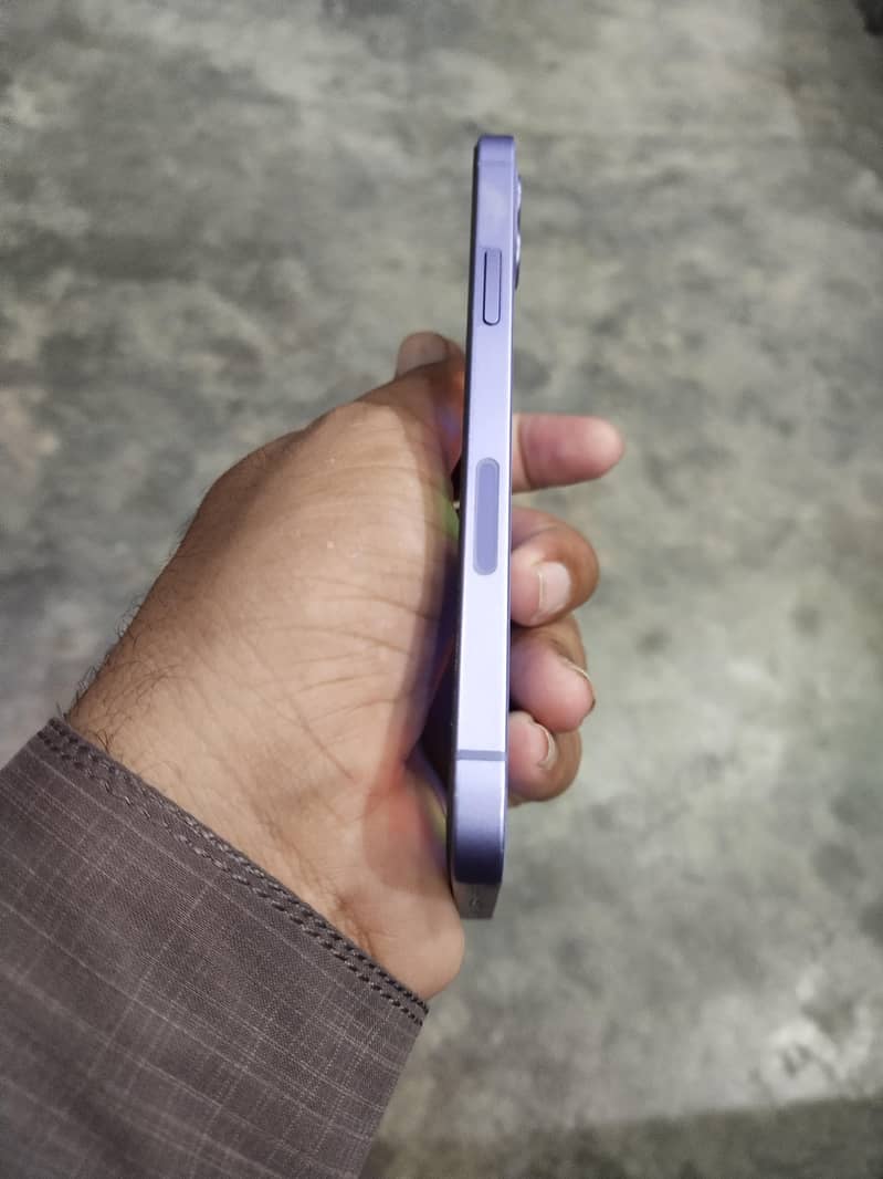 Apple iPhone 12 3