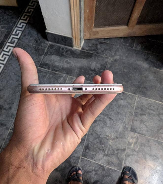 Apple iPhone 7 Plus 0