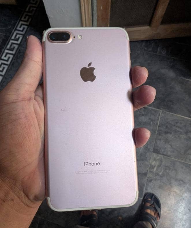 Apple iPhone 7 Plus 3