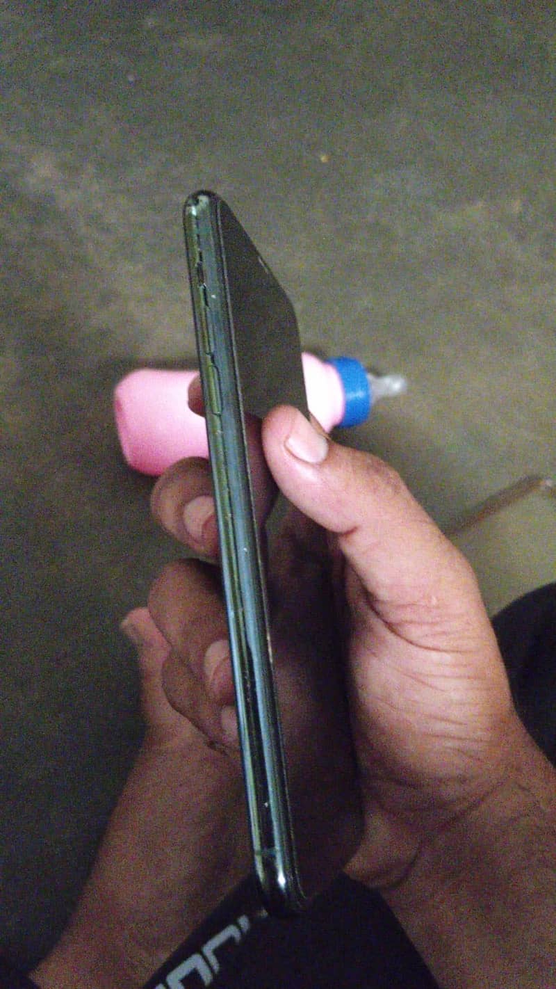Apple iPhone 11 Pro Max 3