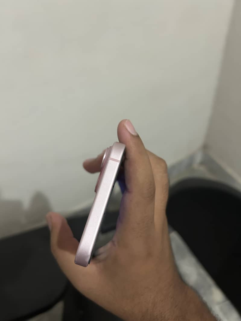 Apple iPhone 15 plus 2