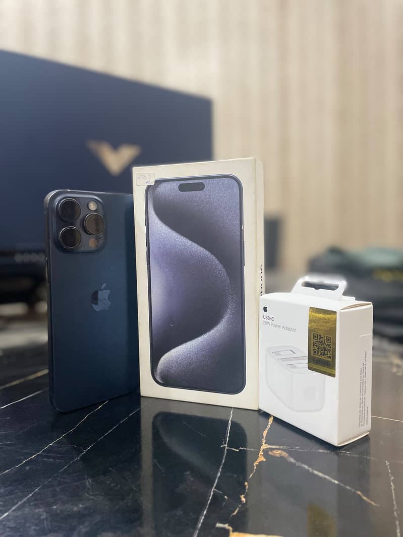 Apple iPhone 15 Pro Max 0