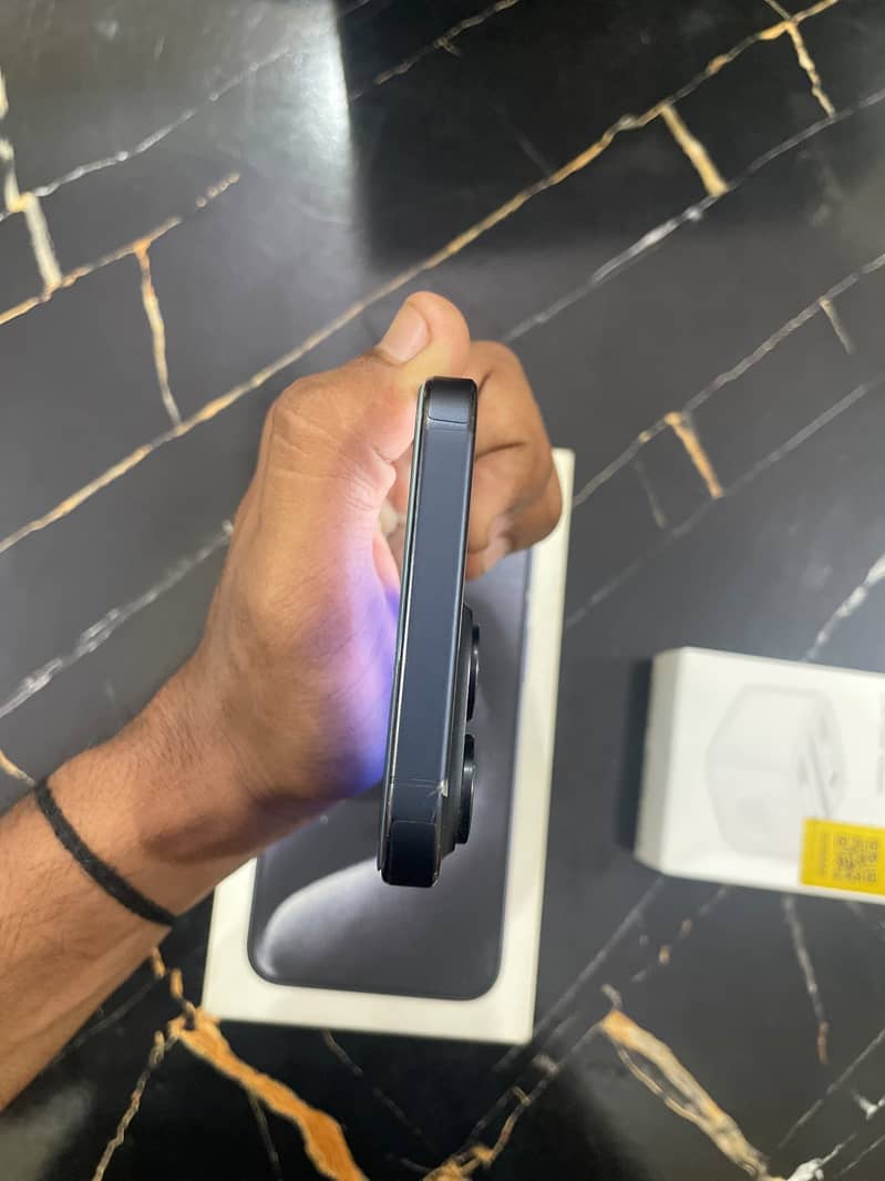 Apple iPhone 15 Pro Max 1