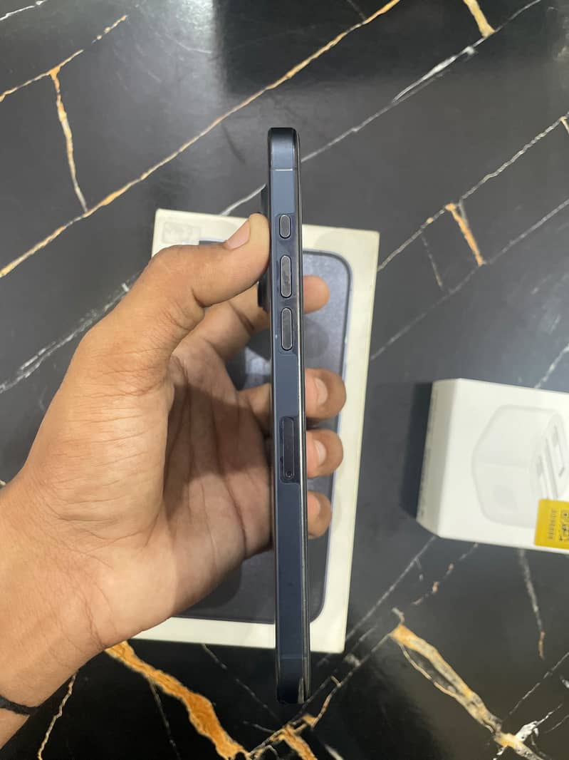 Apple iPhone 15 Pro Max 5